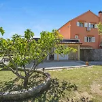 Holiday home Slavka Skradin