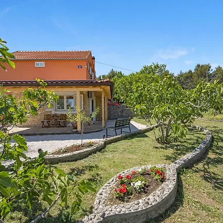 Slavka * Skradin