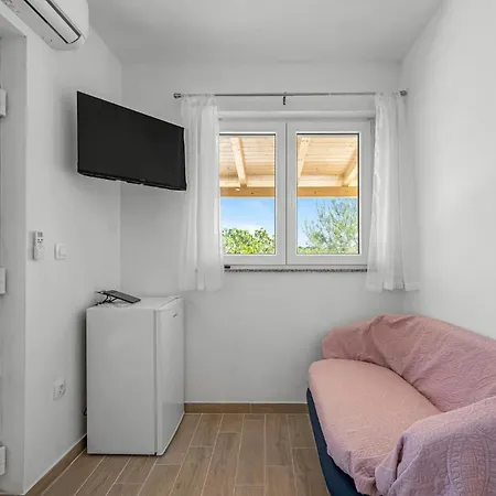 Holiday home Slavka Skradin